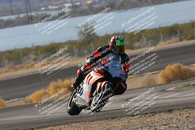 media/Dec-18-2022-SoCal Trackdays (Sun) [[8099a50955]]/Turn 14 (940am)/